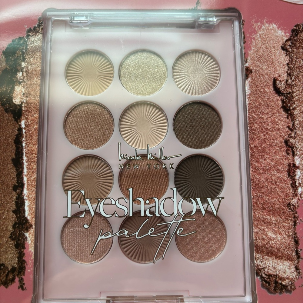 Nicole Miller Love That Look Makeup eye Kit - Picture 6 of 8